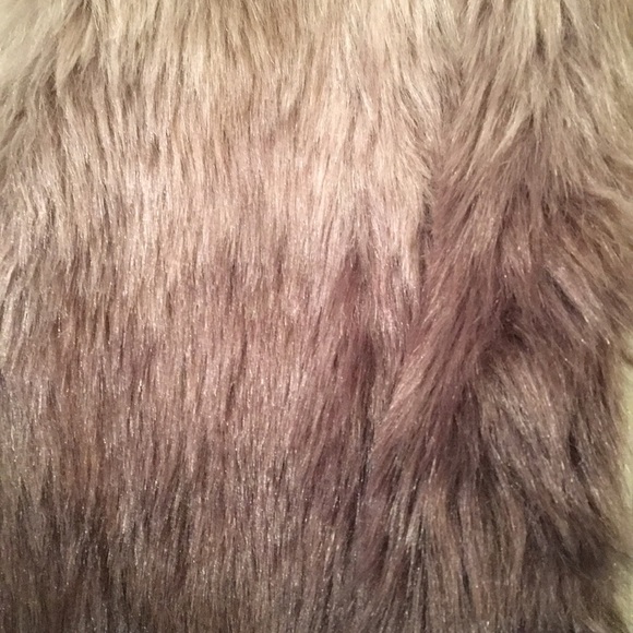 NWT Chelsea & Violet gray faux furry vest M cozy - Picture 8 of 8